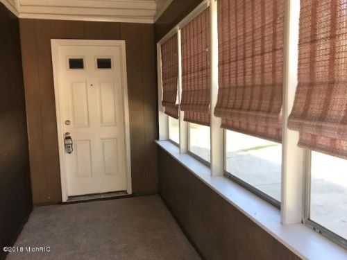 624 Mills St, Kalamazoo, MI 49001-2533