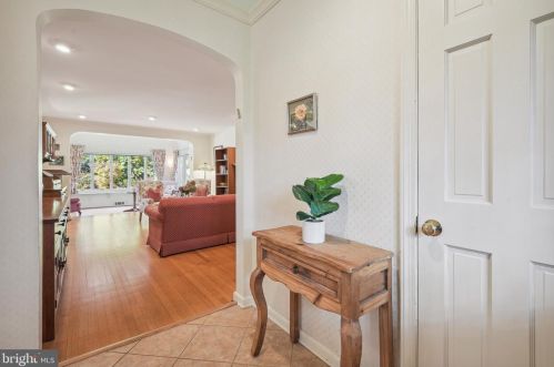 1213 Ballard St, Silver Spring, MD 20910-2704