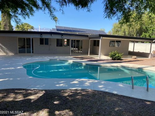 8542 Calle Bolivar, Tucson AZ  85715-5409 exterior