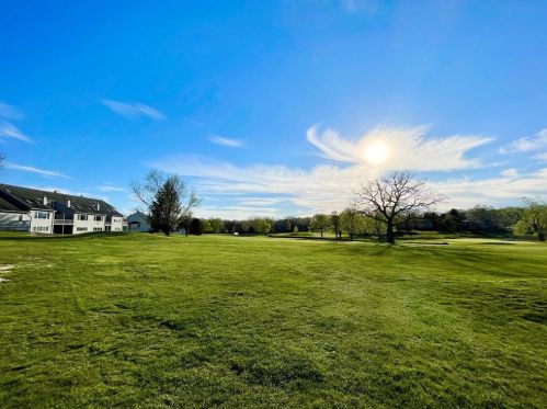 63 Nipmuc Trl, Providence RI 02904-3153 exterior