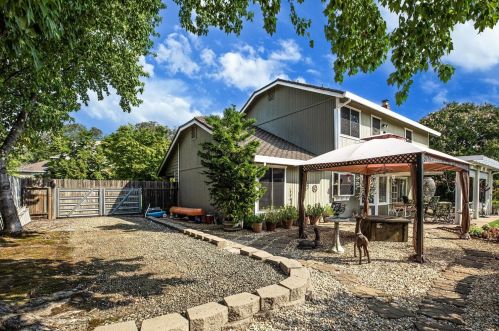 105 Goodell Rd, Folsom CA 95630-5221 exterior