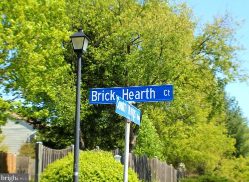 6494 Brick Hearth Ct, Alexandria VA  22306-3308 exterior