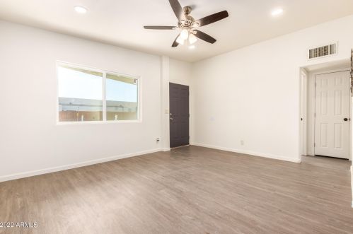 7002 10 St, Phoenix AZ 85086-0929 exterior