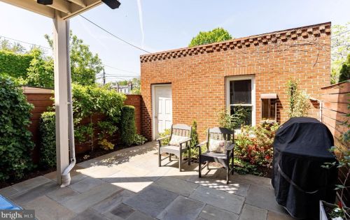 238 10th St, Washington DC  20002-6214 exterior