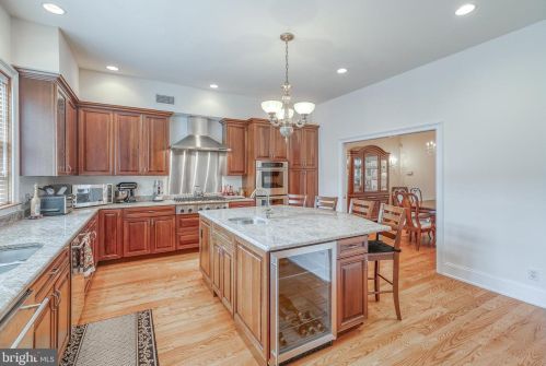 124 Bainbridge St, Philadelphia PA 19147-1866 exterior