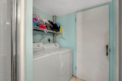 1705 Diamond Ave, Grand Rapids MI 49505-4868 exterior