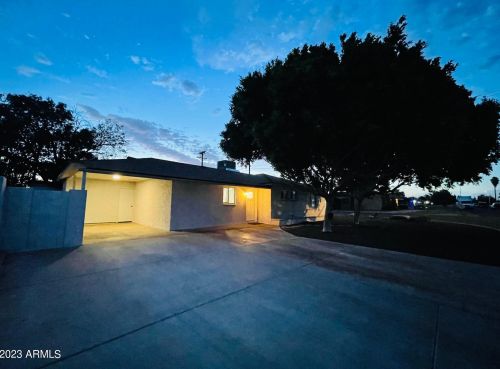 5658 37th Dr, Phoenix AZ  85019-2102 exterior