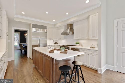 10028 Avenel Farm Dr, Rockville MD  20854-5412 exterior