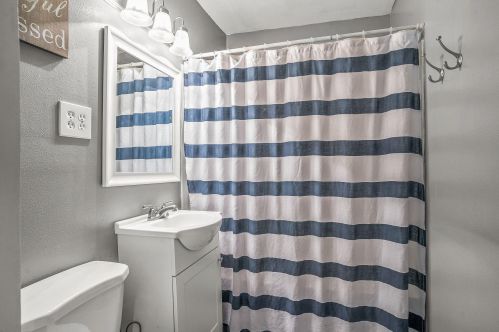 3901 86, Milwaukee WI 53222-2833 exterior