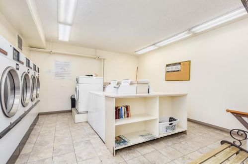 1025 Kalo Pl, Honolulu HI  96826-1634 exterior