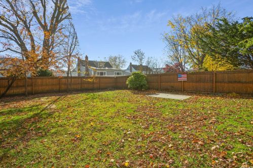 540 18 St, Babylon NY 11704-2201 exterior