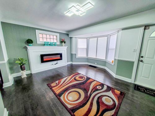 8029 Maplewood Ave, Chicago IL  60652-2807 exterior