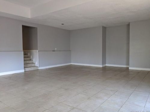 13 Bailey Rd, Enfield CT 06082-4818 exterior