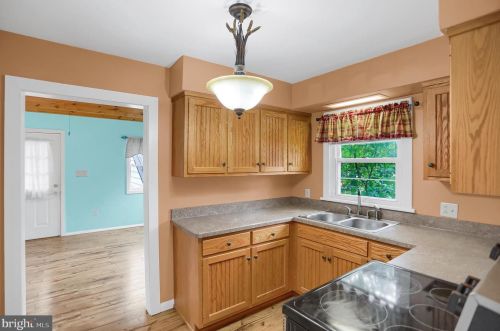 2725 Warm Spg Ave, Huntingdon PA 16652-2303 exterior