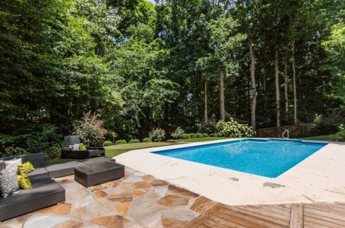 4094 Candler Lake Ct, Atlanta GA  30319-1728 exterior