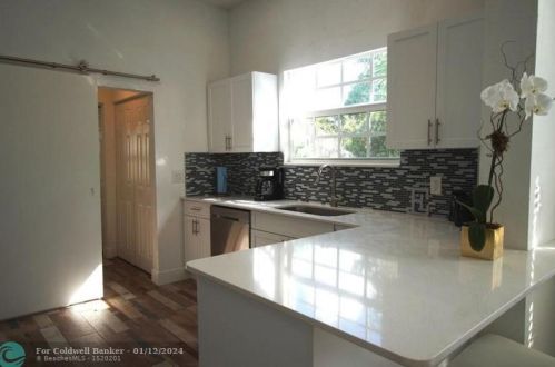 331 1 Ave, Boynton Beach FL 33435-4006 exterior