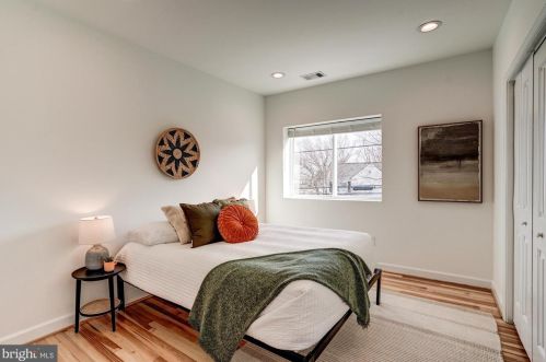 401 Delafield Pl, Washington DC  20011-6112 exterior