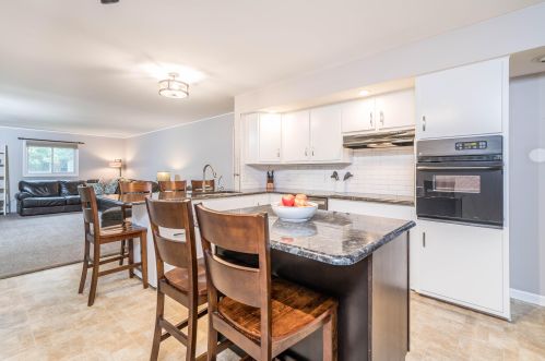 1111 Highgate Rd, Kalamazoo MI 49006-2774 exterior