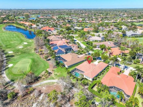 7476 Treeline Dr, Naples FL 34119-9727 exterior