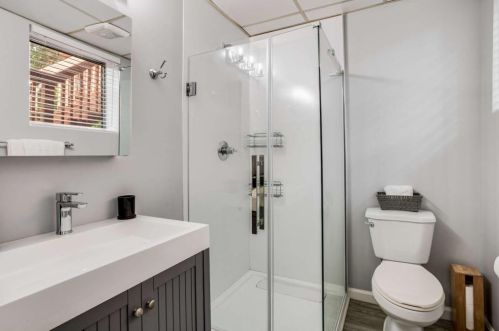 2344 Melinda Dr, Atlanta GA 30345-1915 exterior