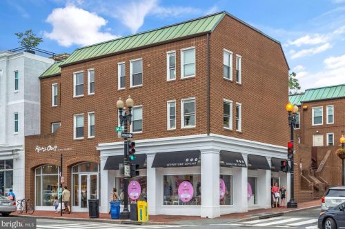 1030 31st St, Washington DC  20007-4405 exterior