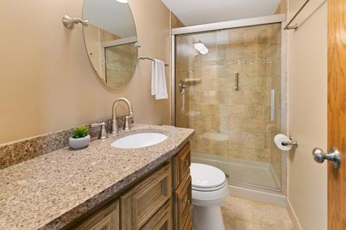 720 County Rd B, Saint Paul MN 55117-1804 exterior