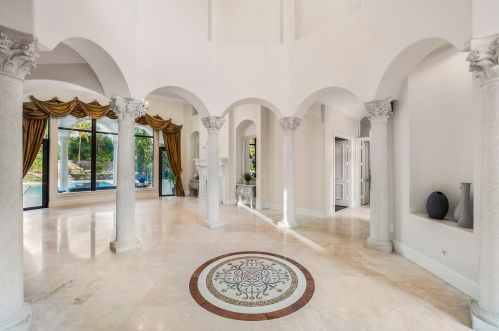 8060 Twin Lk Dr, Boca Raton FL 33496-1945 exterior