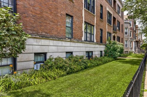 1200 Waveland Ave, Chicago IL  60613-3832 exterior