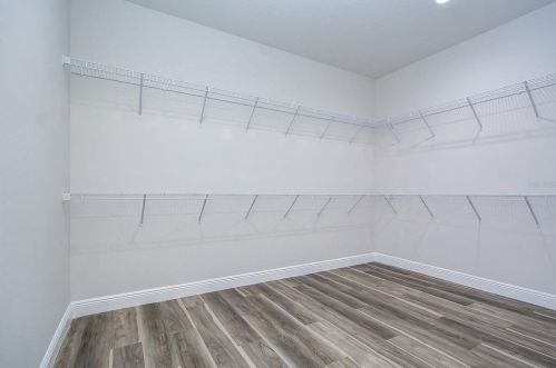 2710 Braddock St, Tampa FL  33607-6828 exterior