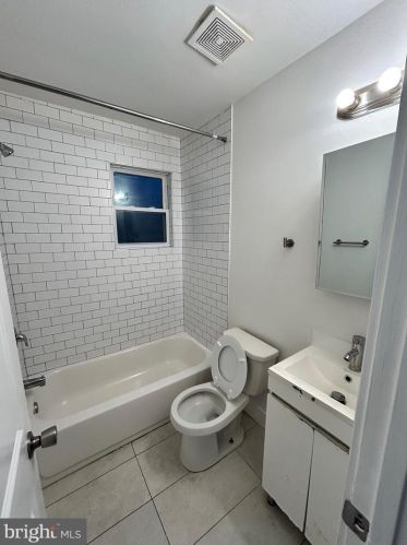 58 Galveston Pl, Washington DC 20032-2049 exterior