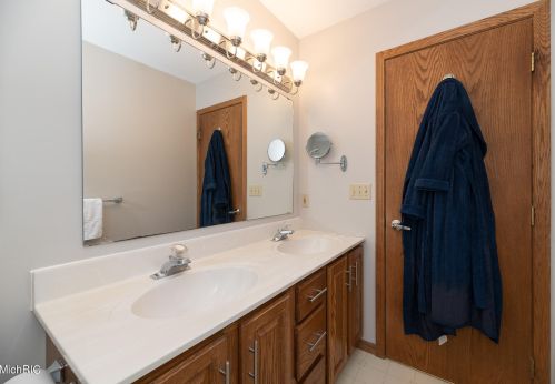 10400 Roger St, Kalamazoo MI 49002-7185 exterior