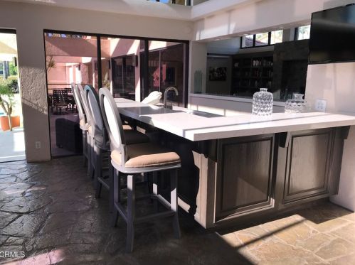 4687 San Sebastian Dr, Oxnard CA  93035-3644 exterior