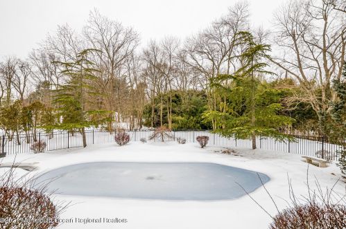 50 Farm Rd, Middletown NJ 07748-3703 exterior