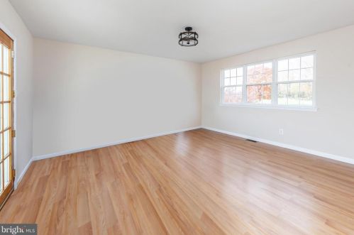 262 Lk Rd, Pilesgrove NJ 08098-3008 exterior