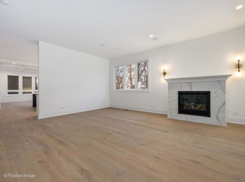 2129 Maplewood Ave, Chicago IL  60647-4148 exterior