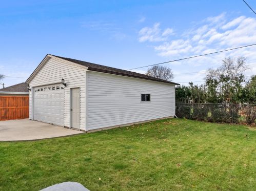 1410 31 St, Manitowoc WI 54220-5406 exterior