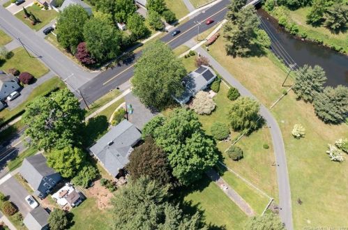 148 Main St, Hartford CT 06111-2434 exterior