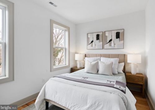 1613 Capitol St, Washington DC  20003-1620 exterior