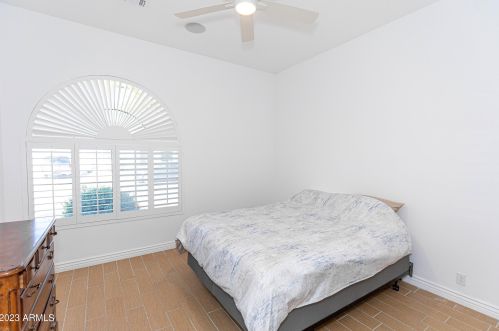 22037 55th St, Phoenix AZ  85054-7151 exterior