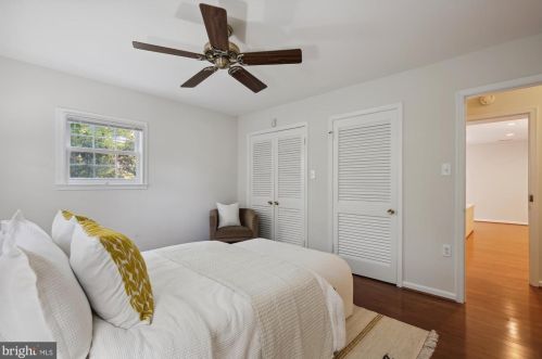 6340 Golf Crse Sq, Alexandria VA 22307-1225 exterior