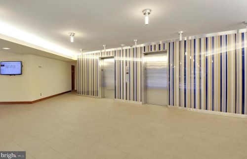 4200 Cathedral Ave, Washington DC  20016-4933 exterior