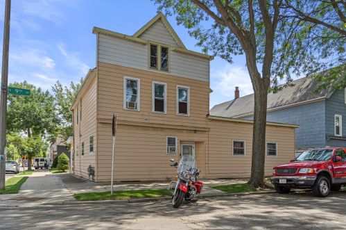 2900 9th St, Milwaukee, WI 53215-3942