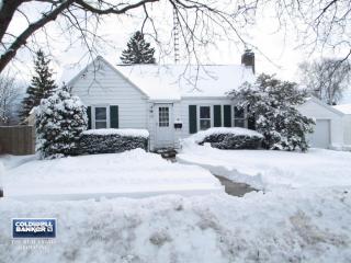 609 Cleveland Ave, Manitowoc, WI 54220-3346