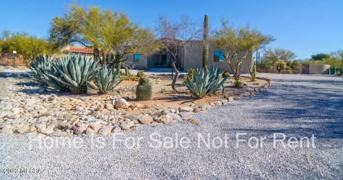 5690 Placita Amanecer, Tucson AZ  85718-4002 exterior