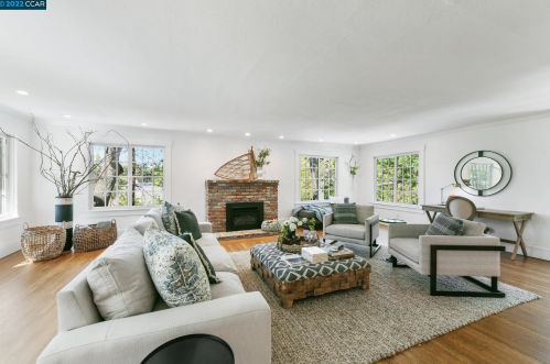 31 Ridge Park Ln, Concord CA 94518-1451 exterior