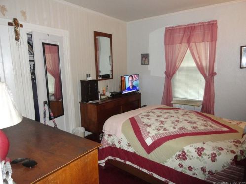 184 Hoffman St, Torrington CT 06790-6224 exterior