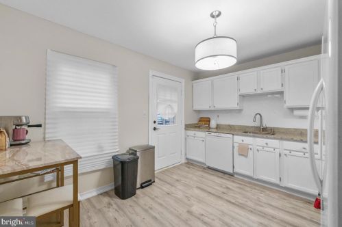 24 Revere Ct, Trenton NJ  08628-3610 exterior