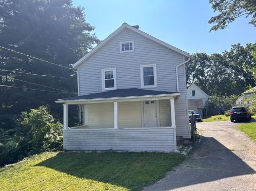42 River St, Deep River, CT 06417-1923