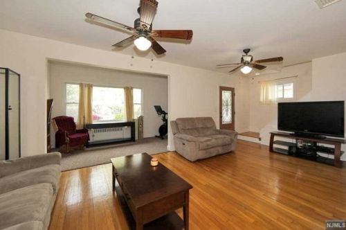 33 Jewett Ave, Tenafly, NJ 07670-1902