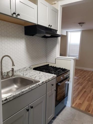 1414 Crotona Park, Bronx NY 10460-4738 exterior